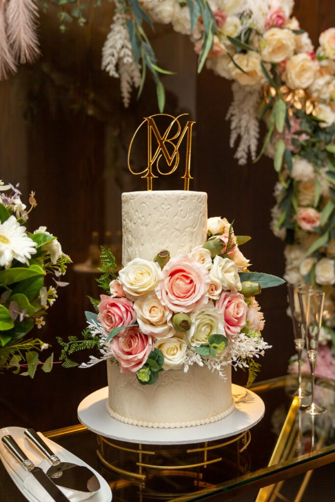 20 Stunning Anniversary Cake Images to Inspire Your Perfect Celebration 5 pexels transtudios 10442381