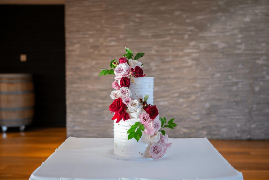 20 Stunning Anniversary Cake Images to Inspire Your Perfect Celebration 7 pexels transtudios 3829793